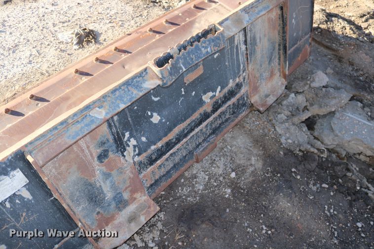 image for item EO9850 Caterpillar 270 73"W skid steer bucket