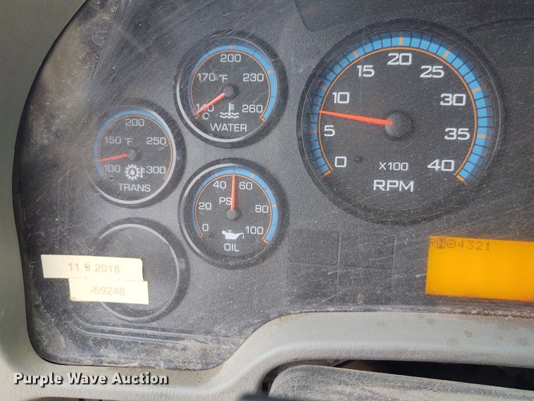 image for item EQ9463 2010 International WorkStar 7400  digger derrick truck