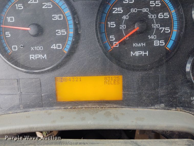 image for item EQ9463 2010 International WorkStar 7400  digger derrick truck