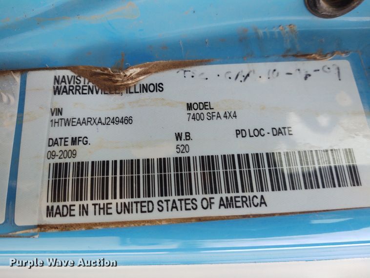 image for item EQ9463 2010 International WorkStar 7400  digger derrick truck