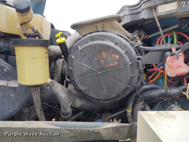 image for item EQ9463 2010 International WorkStar 7400  digger derrick truck