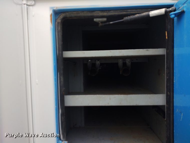 image for item EQ9463 2010 International WorkStar 7400  digger derrick truck