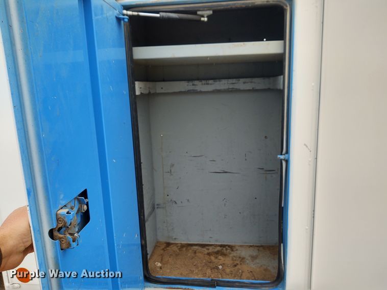 image for item EQ9463 2010 International WorkStar 7400  digger derrick truck