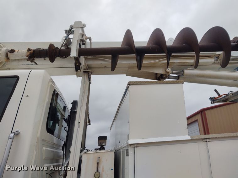 image for item EQ9463 2010 International WorkStar 7400  digger derrick truck