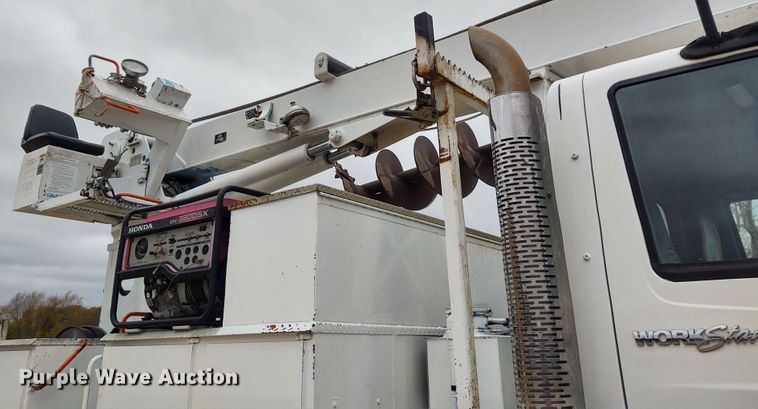 image for item EQ9463 2010 International WorkStar 7400  digger derrick truck