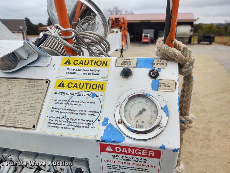 image for item EQ9463 2010 International WorkStar 7400  digger derrick truck