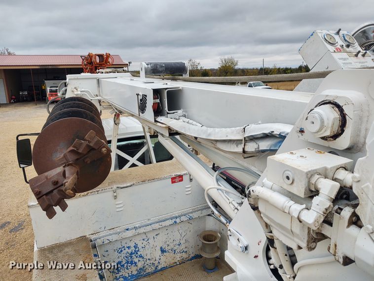 image for item EQ9463 2010 International WorkStar 7400  digger derrick truck