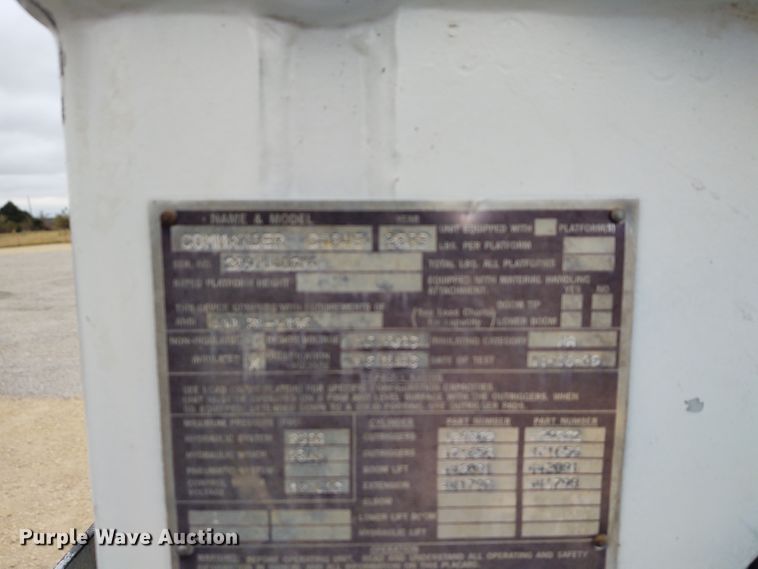 image for item EQ9463 2010 International WorkStar 7400  digger derrick truck