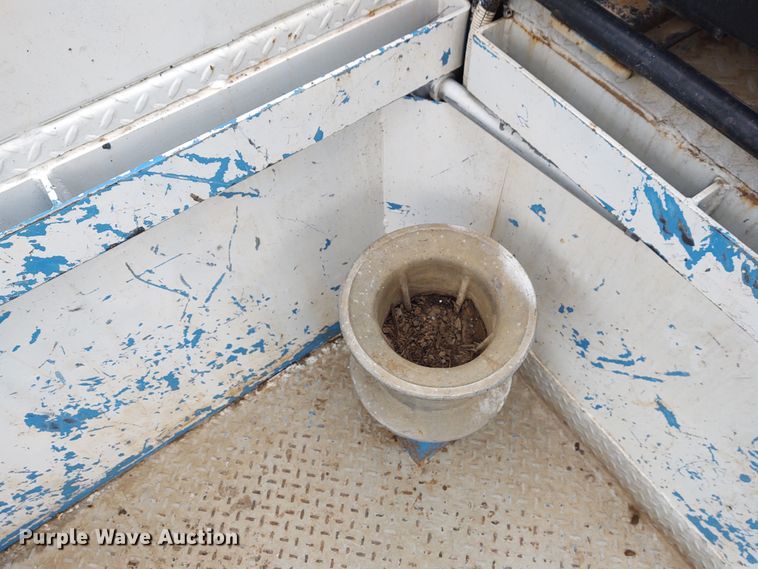 image for item EQ9463 2010 International WorkStar 7400  digger derrick truck