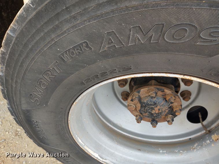 image for item EQ9463 2010 International WorkStar 7400  digger derrick truck