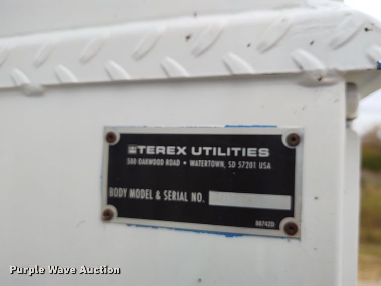 image for item EQ9463 2010 International WorkStar 7400  digger derrick truck