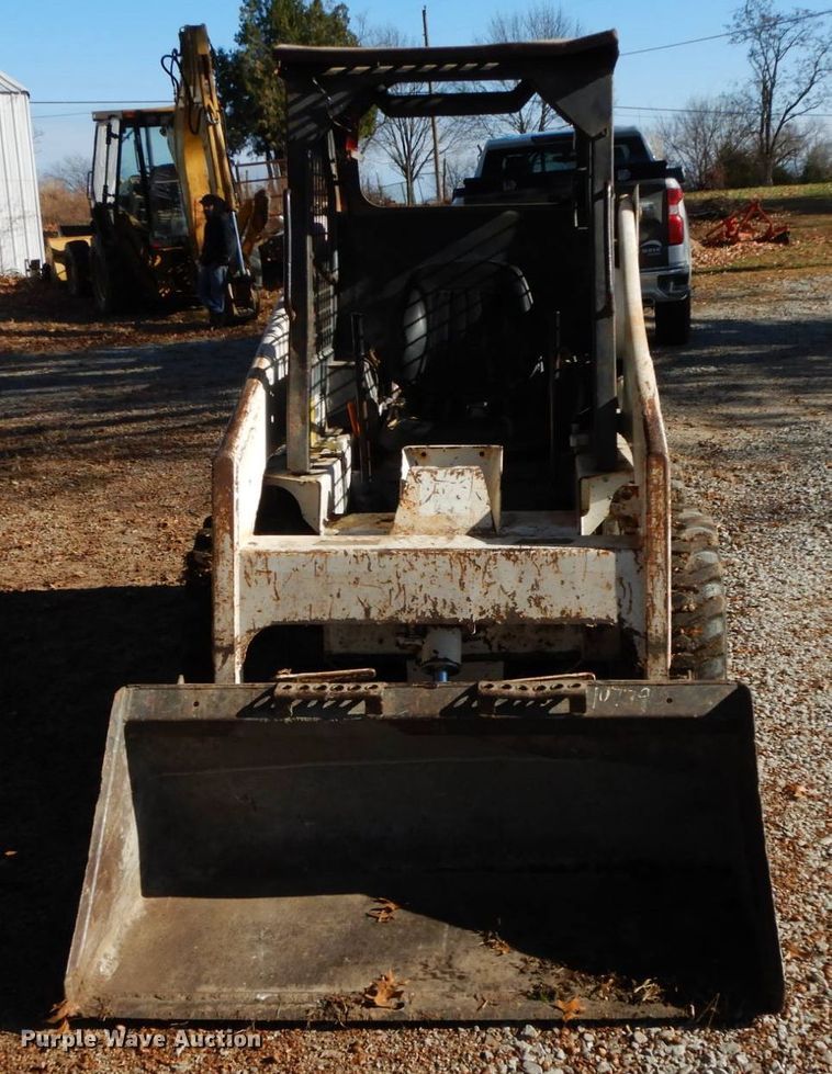 image for item FG9698 1988 Bobcat 642B  skid steer loader