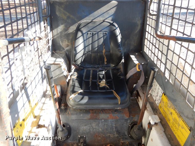 image for item FG9698 1988 Bobcat 642B  skid steer loader