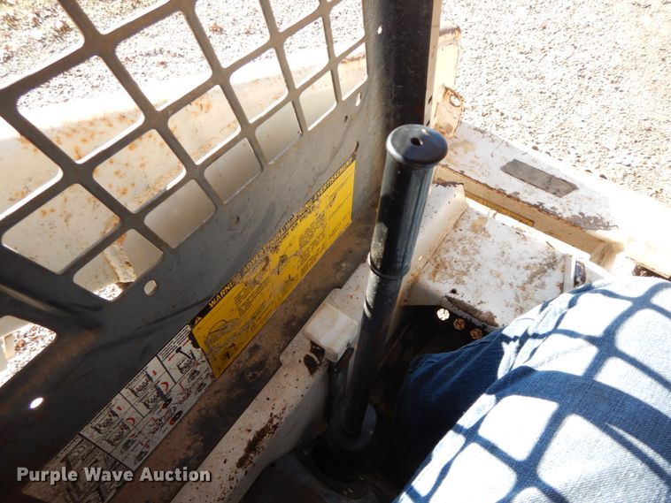 image for item FG9698 1988 Bobcat 642B  skid steer loader