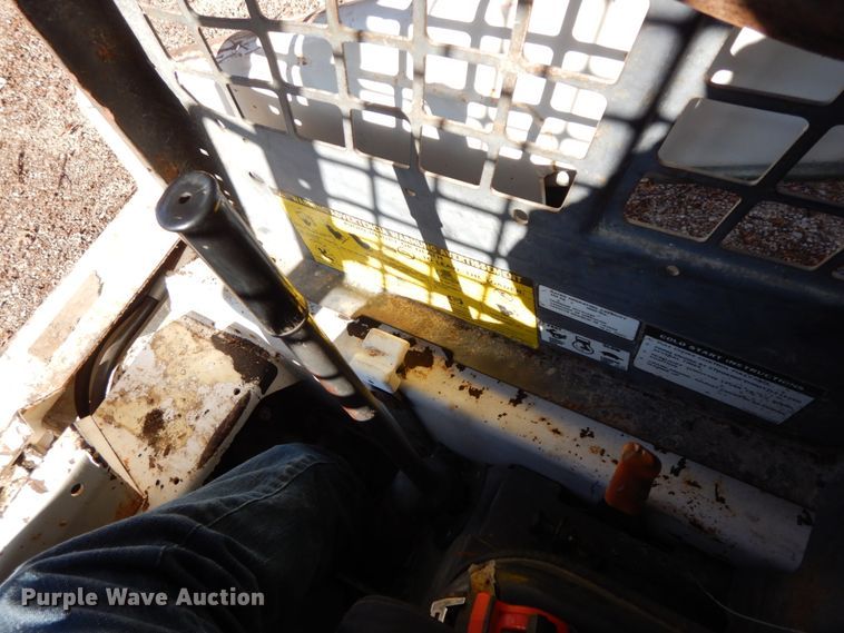 image for item FG9698 1988 Bobcat 642B  skid steer loader