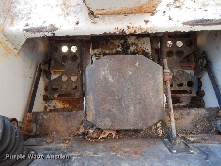 image for item FG9698 1988 Bobcat 642B  skid steer loader