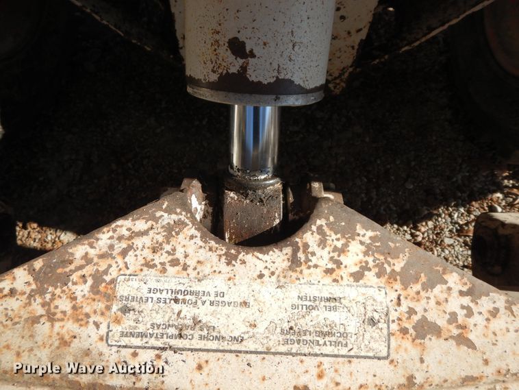 image for item FG9698 1988 Bobcat 642B  skid steer loader