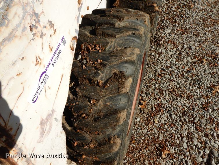 image for item FG9698 1988 Bobcat 642B  skid steer loader