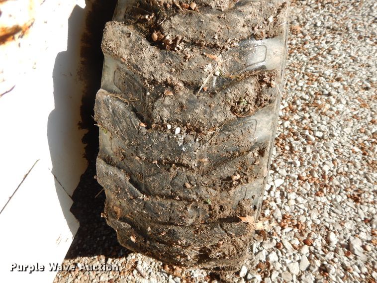 image for item FG9698 1988 Bobcat 642B  skid steer loader