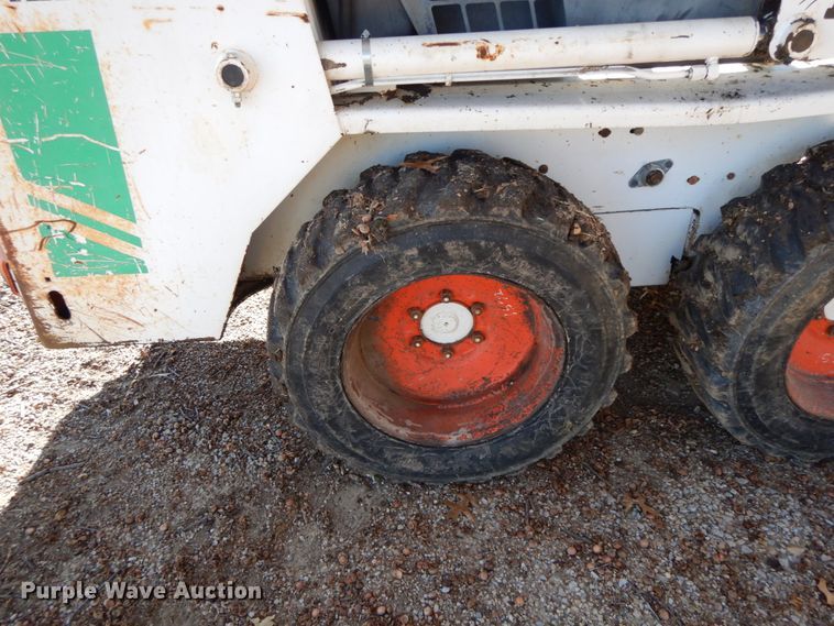 image for item FG9698 1988 Bobcat 642B  skid steer loader