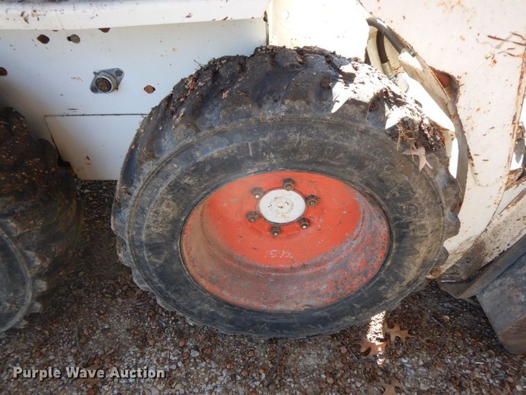 image for item FG9698 1988 Bobcat 642B  skid steer loader