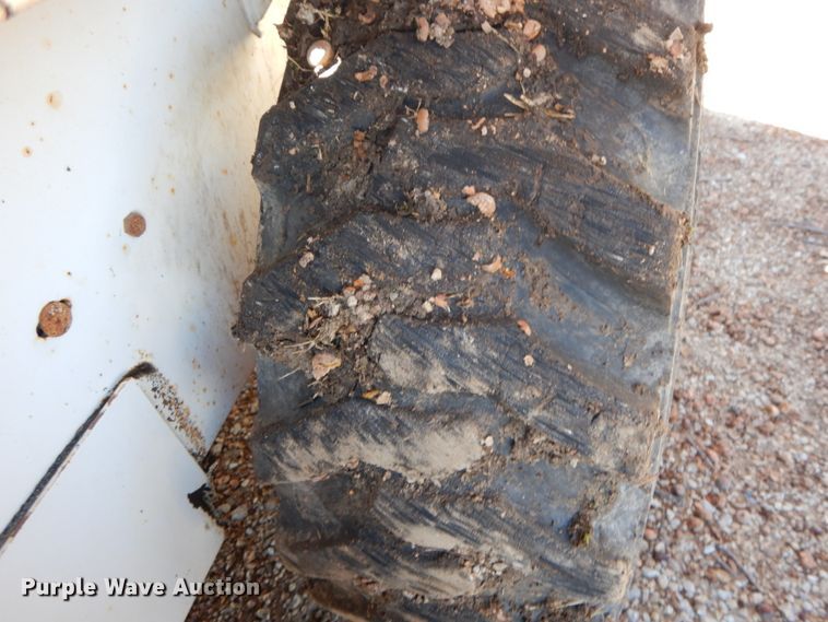 image for item FG9698 1988 Bobcat 642B  skid steer loader