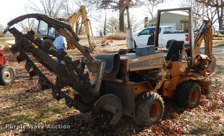 image for item FG9699 1989 Case 360G  trencher