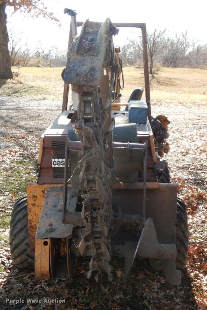 image for item FG9699 1989 Case 360G  trencher