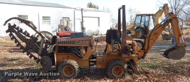 image for item FG9699 1989 Case 360G  trencher