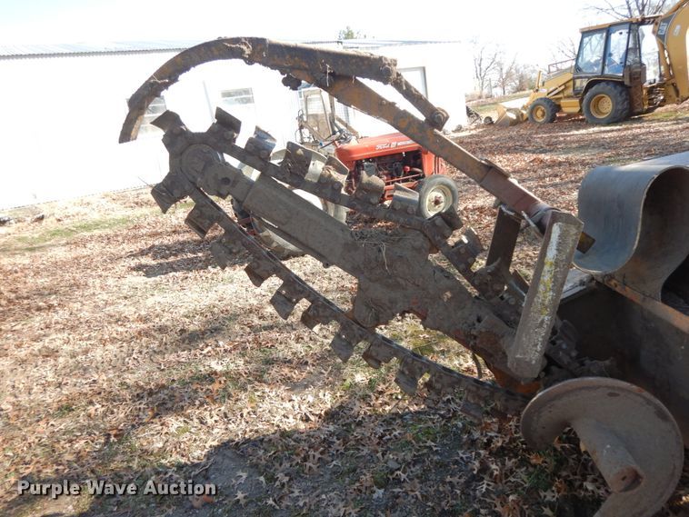 image for item FG9699 1989 Case 360G  trencher