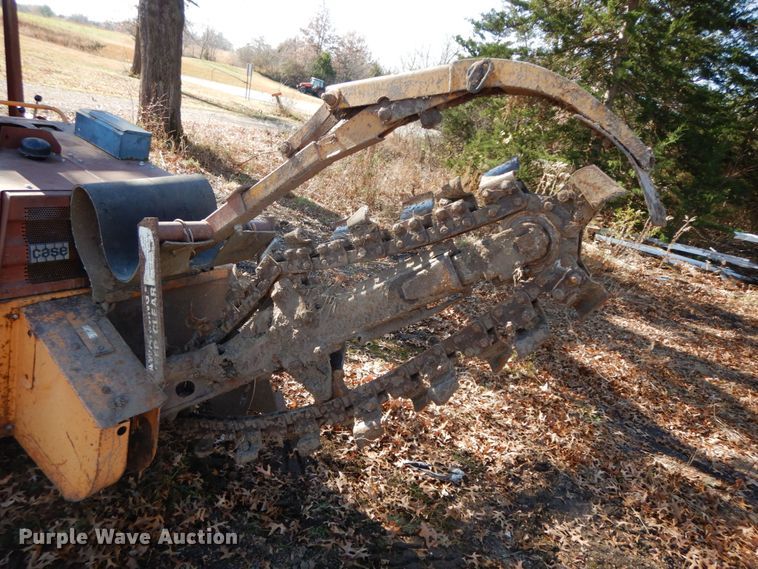 image for item FG9699 1989 Case 360G  trencher