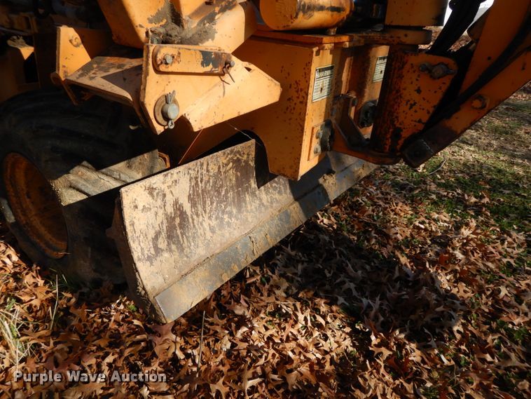 image for item FG9699 1989 Case 360G  trencher