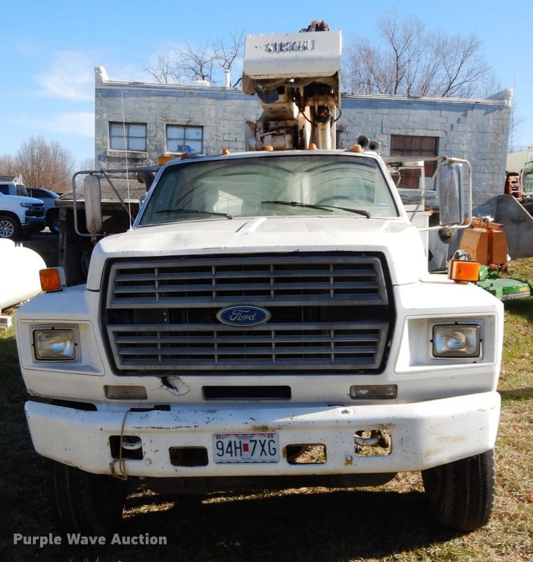 image for item FG9707 1991 Ford F800  bucket truck