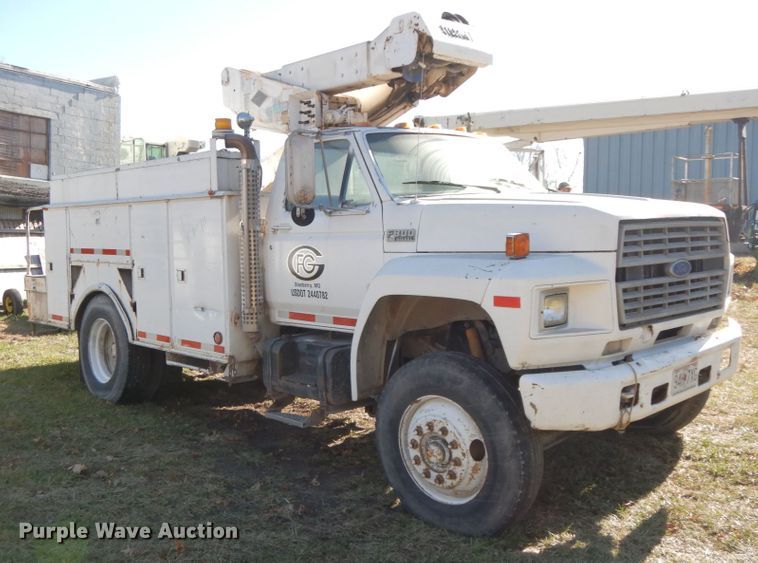 image for item FG9707 1991 Ford F800  bucket truck