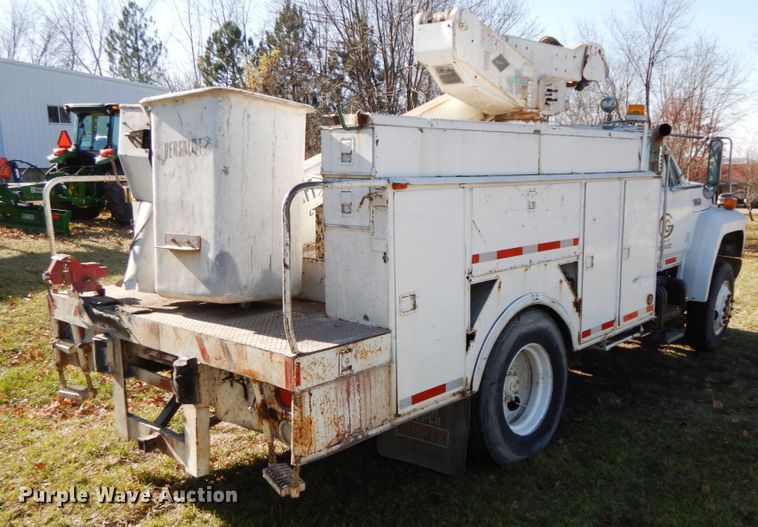 image for item FG9707 1991 Ford F800  bucket truck