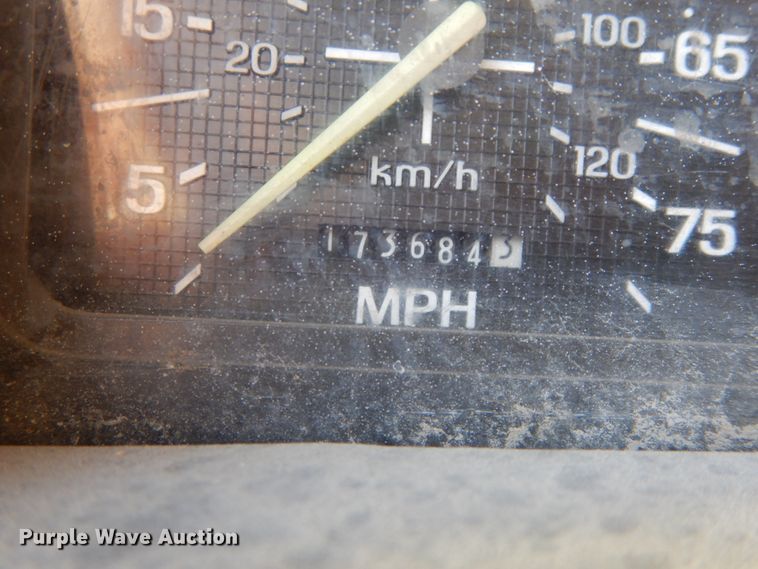 image for item FG9707 1991 Ford F800  bucket truck