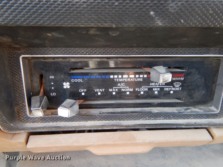 image for item FG9707 1991 Ford F800  bucket truck