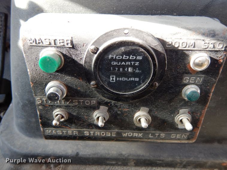 image for item FG9707 1991 Ford F800  bucket truck