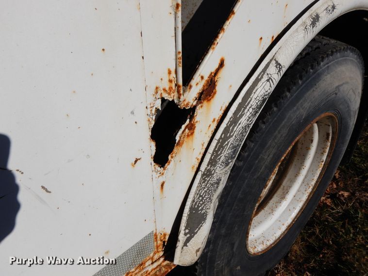 image for item FG9707 1991 Ford F800  bucket truck