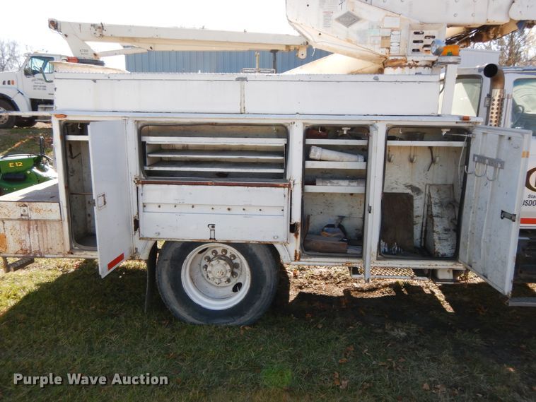 image for item FG9707 1991 Ford F800  bucket truck