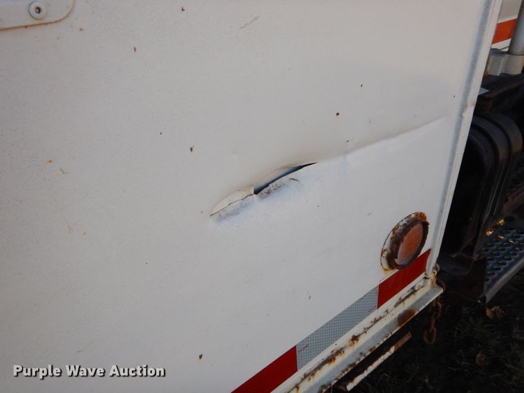 image for item FG9707 1991 Ford F800  bucket truck