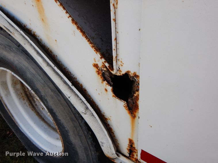 image for item FG9707 1991 Ford F800  bucket truck