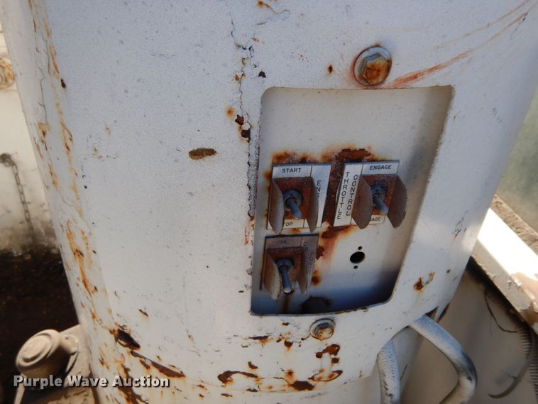 image for item FG9707 1991 Ford F800  bucket truck