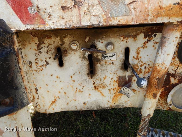 image for item FG9707 1991 Ford F800  bucket truck