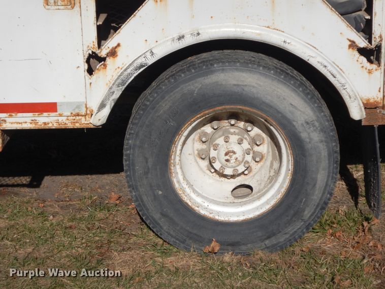 image for item FG9707 1991 Ford F800  bucket truck