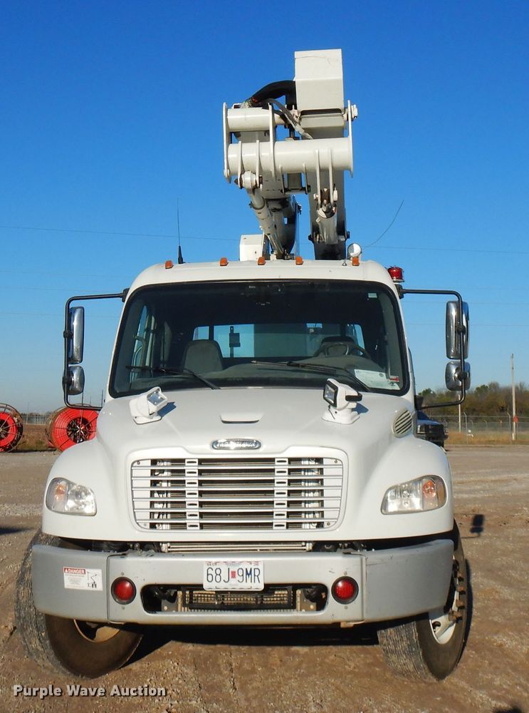 image for item FW9875 2009 Freightliner Business Class M2  bucket truck