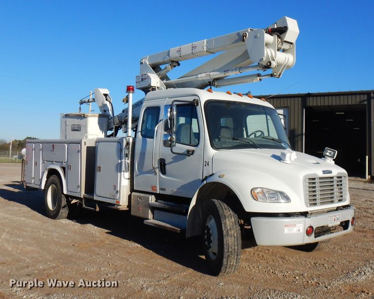 image for item FW9875 2009 Freightliner Business Class M2  bucket truck