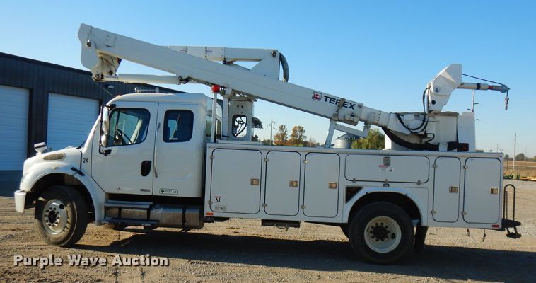 image for item FW9875 2009 Freightliner Business Class M2  bucket truck