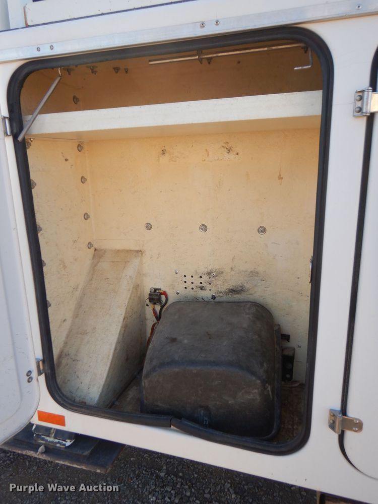 image for item FW9875 2009 Freightliner Business Class M2  bucket truck