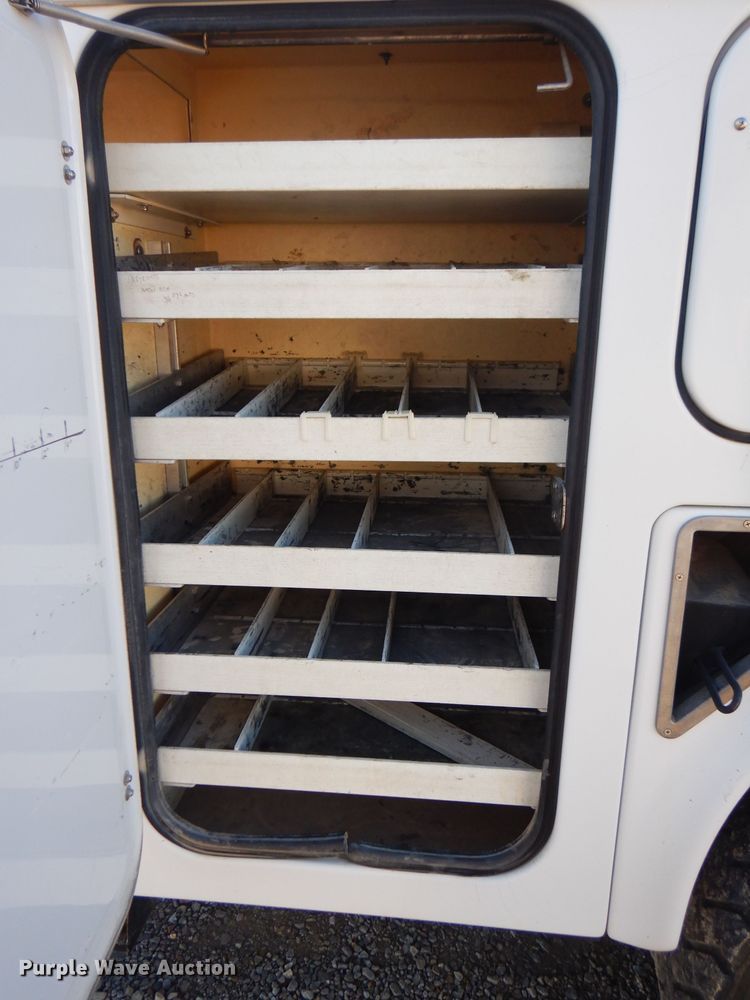 image for item FW9875 2009 Freightliner Business Class M2  bucket truck